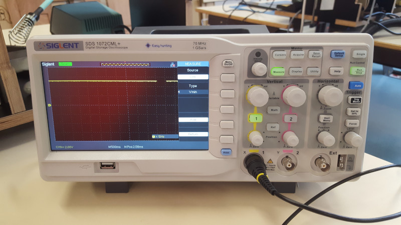 Picture of the oscilloscope