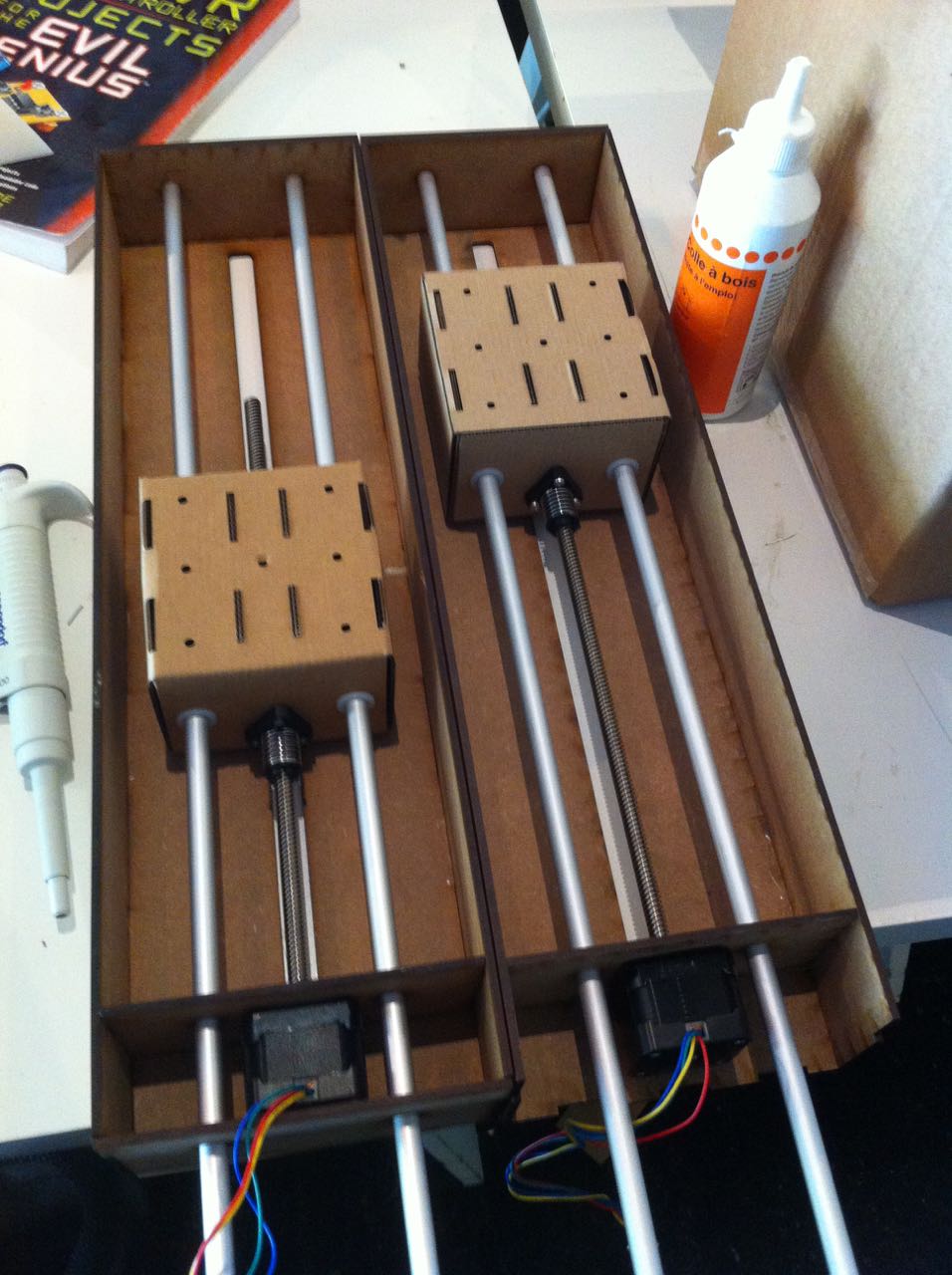 Liquid handeling robot
